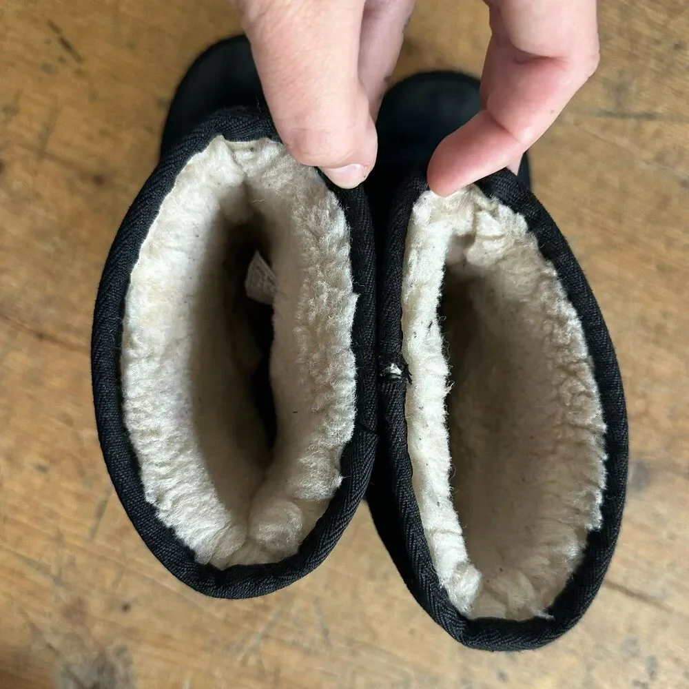 UGG Australia Boots Lil Sunshine II Kids Girls Sz 2 Fur Lined Black Suede Zip Up